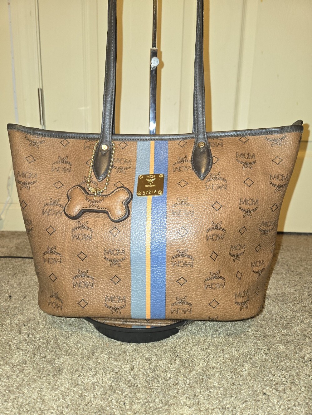 MCM Visetos Dog Bone Striped Shopper Tote Bag - Picture 4 of 17